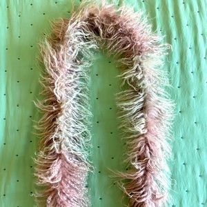 Extra Fuzzy Wuzzy 70s Chic Scarf 🕺🏻🪩